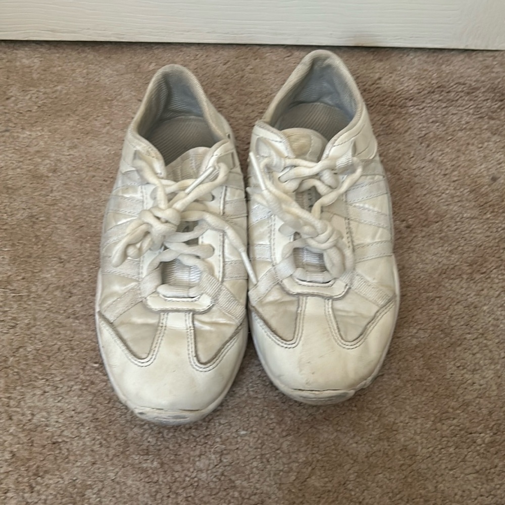 Used Nfinity - Evolution - Cheerleading Shoe Size 4 White